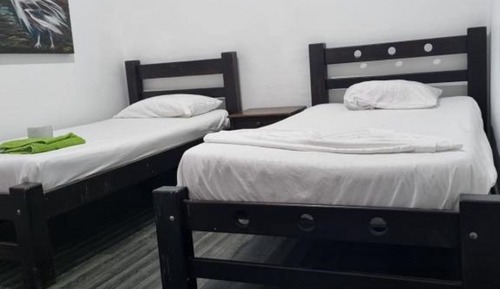 Habitación con 2 camas individuales