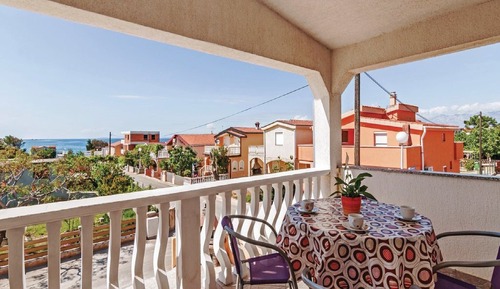 Apartamento (One Bedroom Apartment with Balcony)