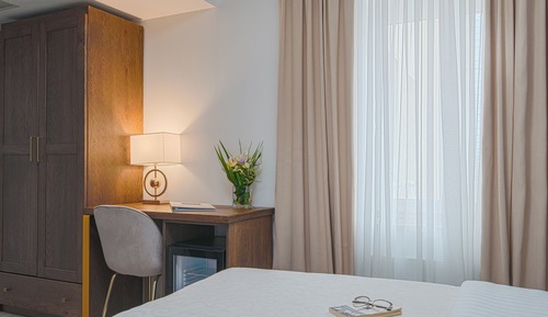 Habitación superior con 1 cama doble o 2 individuales