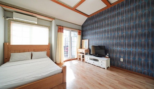 Room (Pansy)