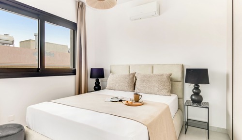 Apartamento, 2 habitaciones, balcón, vistas a la ciudad