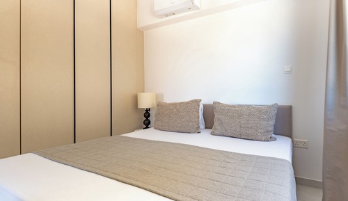 Estudio, varias habitaciones, balcón, vistas a la ciudad