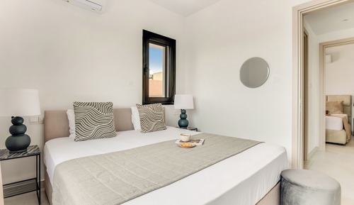 Apartamento, 2 habitaciones, balcón, vistas a la ciudad