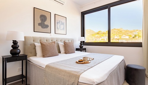 Apartamento, 2 habitaciones, balcón, vistas a la ciudad
