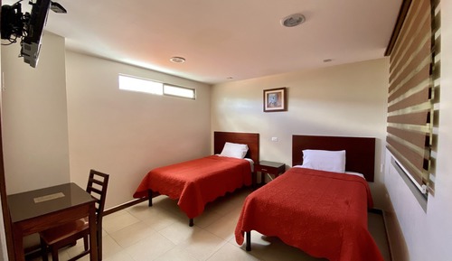 Habitación clásica con 2 camas individuales