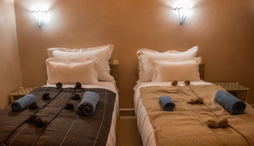 Habitación superior con 1 cama doble o 2 individuales