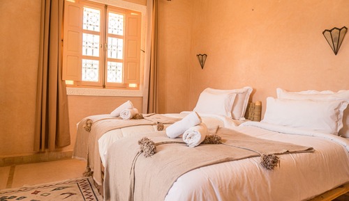 Habitación superior con 1 cama doble o 2 individuales