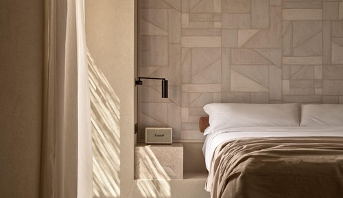 Upbeat Retreat with Inland View