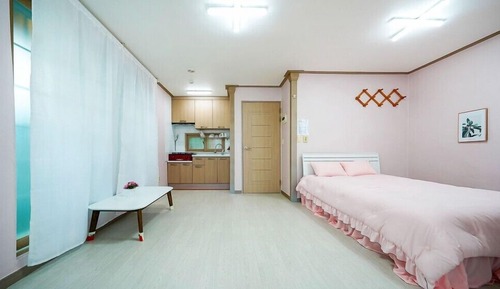 Habitación (Room 201)
