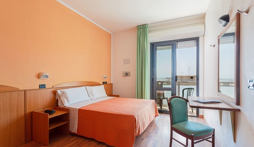 Habitación doble, balcón, vistas al mar