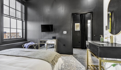 Deluxe Room, 1 Queen Bed, City View