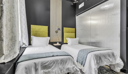 Deluxe Room, 2 Twin Beds, City View