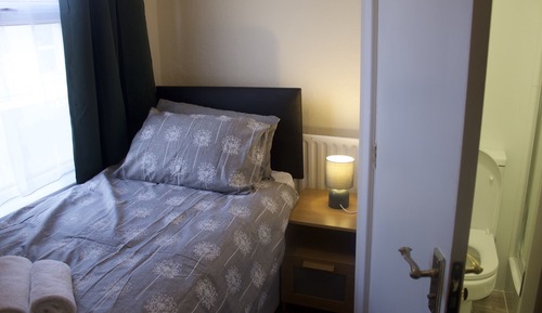 Habitación individual básica, baño privado (Room 4 Single En suite)