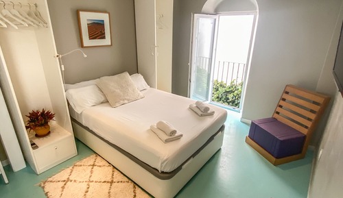 Habitación superior con 1 cama doble o 2 individuales