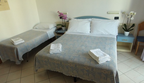 Comfort Triple Room