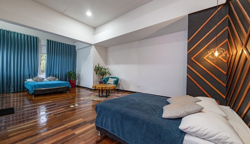 Habitación superior con 1 cama doble o 2 individuales