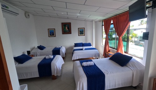 Habitación cuádruple estándar