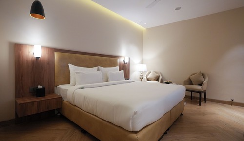 Habitación superior, 1 cama de matrimonio grande, vistas a la ciudad