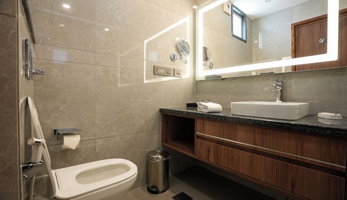 Habitación Deluxe, 1 cama de matrimonio grande, balcón, vistas a la ciudad