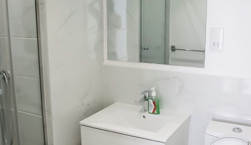 Apartamento ejecutivo, 2 habitaciones, vistas a la piscina
