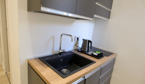 Habitación estándar, 1 cama de matrimonio grande, notificación por teléfono o timbre, cocina
