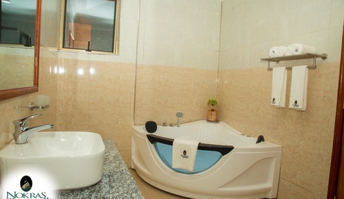 Habitación junior, 1 cama de matrimonio grande, baño privado