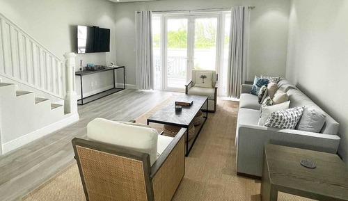 Villa familiar, 4 habitaciones, vistas parciales al mar