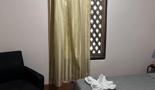 Habitación básica, baño privado
