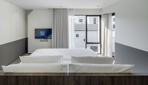Suite estudio superior, vistas a la piscina