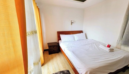 Estudio, balcón