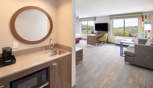 Estudio, 1 cama de matrimonio grande, frigorífico y microondas (Wet bar)