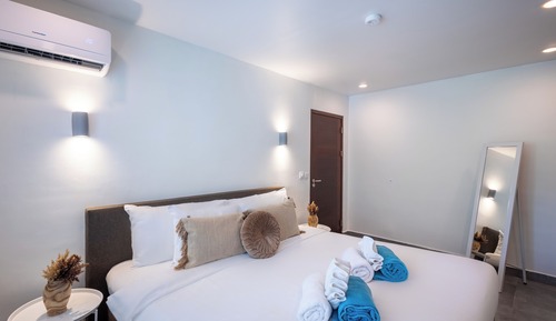 Villa de diseño, 3 habitaciones, piscina privada, vistas al mar