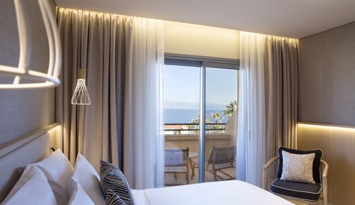 Suite 1 Bedroom Sea View