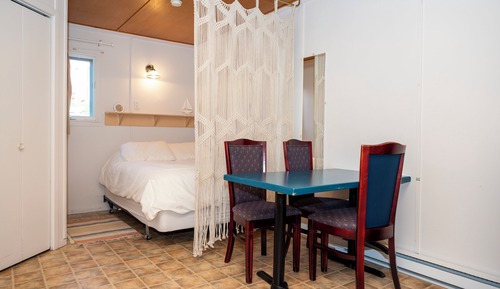 Estudio estándar, 1 cama doble, vistas parciales al mar