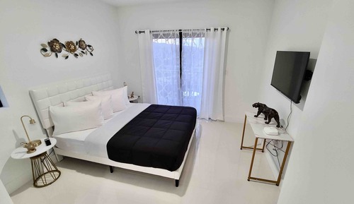 Elite House
