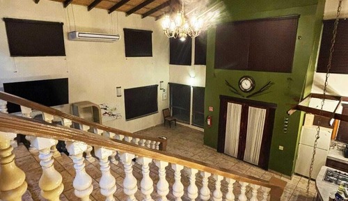 Casa familiar, 6 habitaciones, vistas al valle, junto a la montaña