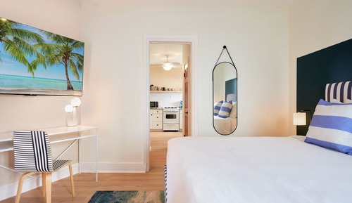 Estudio, 1 cama de matrimonio grande con sofá cama, cocina básica