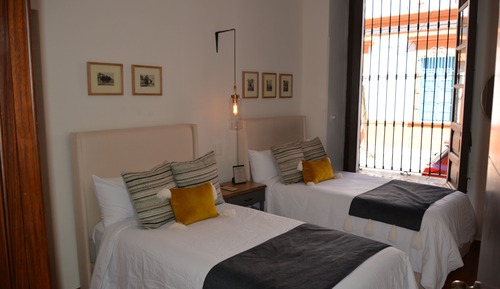 Habitación tradicional con 2 camas individuales