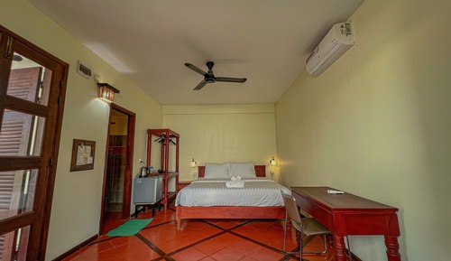 Habitación Deluxe doble, balcón, vistas a la piscina