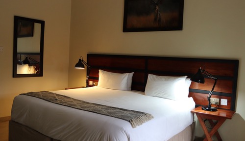 Habitación de lujo doble, 1 cama de matrimonio grande, acceso a la piscina, vistas a la piscina