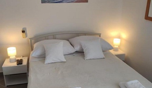 Estudio (Studio Apartment)