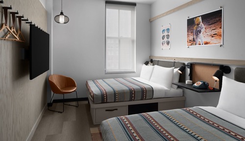 Habitación estándar, 2 camas de matrimonio (Mobility/Hearing Access, Roll-In Shwr)