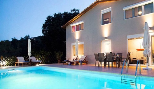 Villa, fumadores
