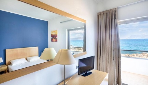 Habitación con 1 cama doble o 2 individuales, vistas al mar