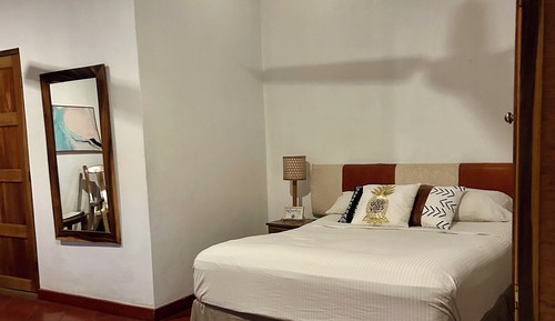 Habitación Deluxe, varias camas, patio, vistas al patio