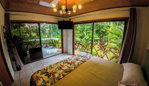 Bungalow Deluxe