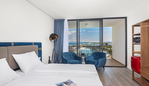 Habitación Premium, balcón, junto a la piscina