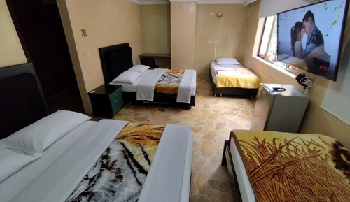 Habitación cuádruple básica