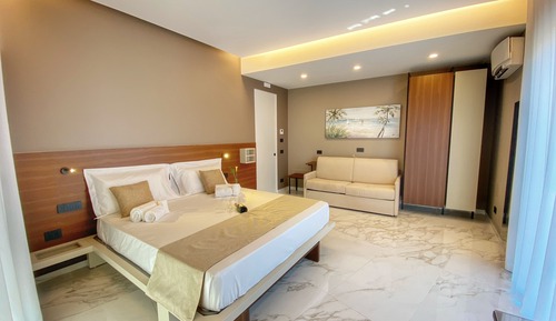Suite estudio junior, 2 habitaciones, no fumadores, vistas al mar