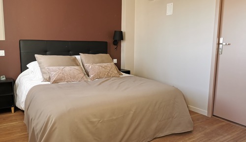 Apartamento familiar, baño privado, vistas al parque (Cap d'Ona)